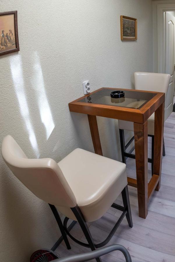 E 14 Aparthotel Berekfürdő Buitenkant foto